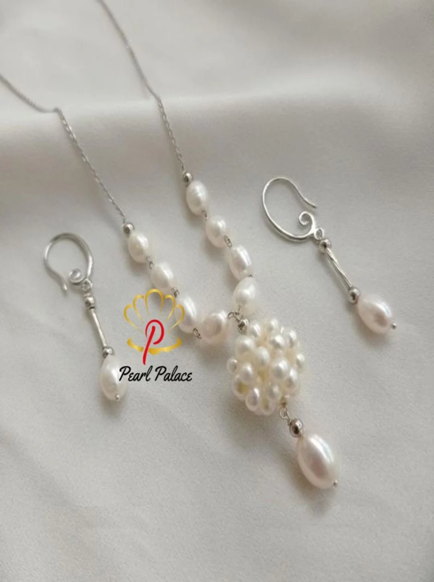 "Bloom Cluster" White Freshwater Pearl Necklace Set.
