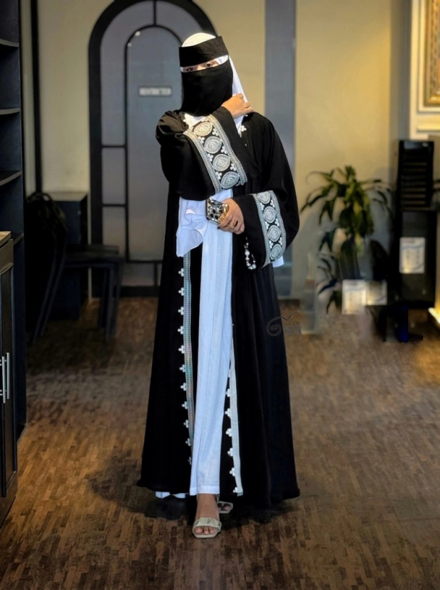 Maroon Grace Contrast Lace Open Borkha