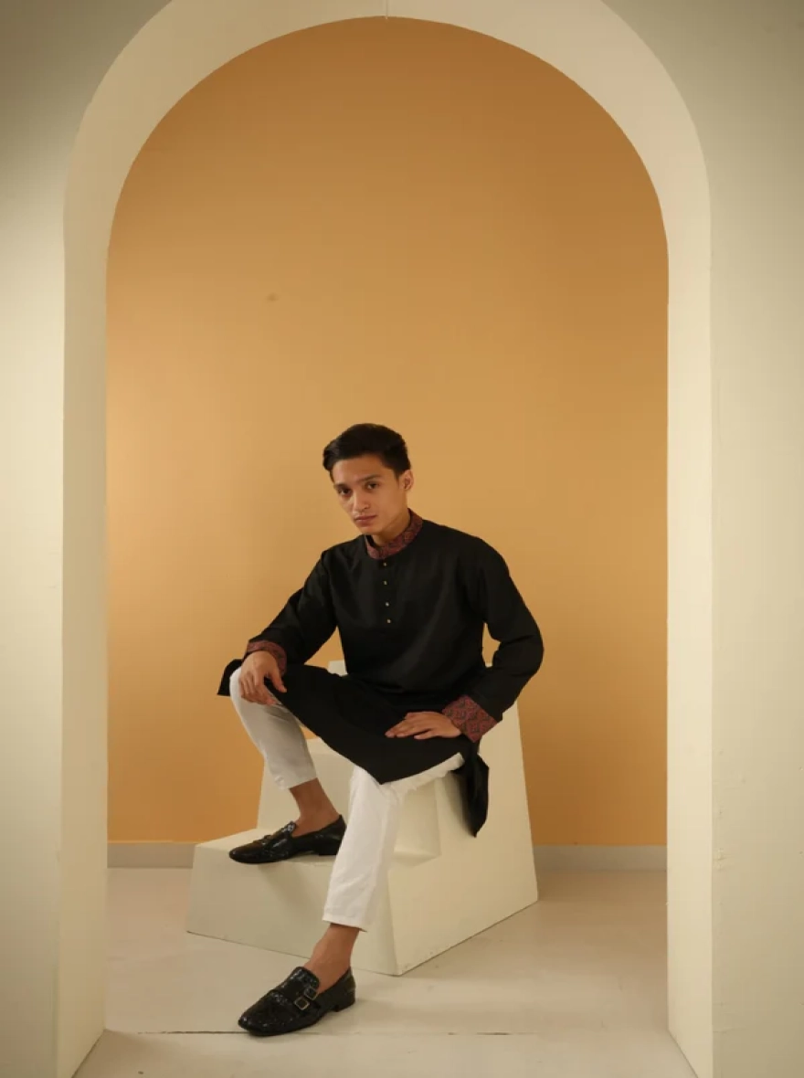 Obsidian Black Mughal Panjabi