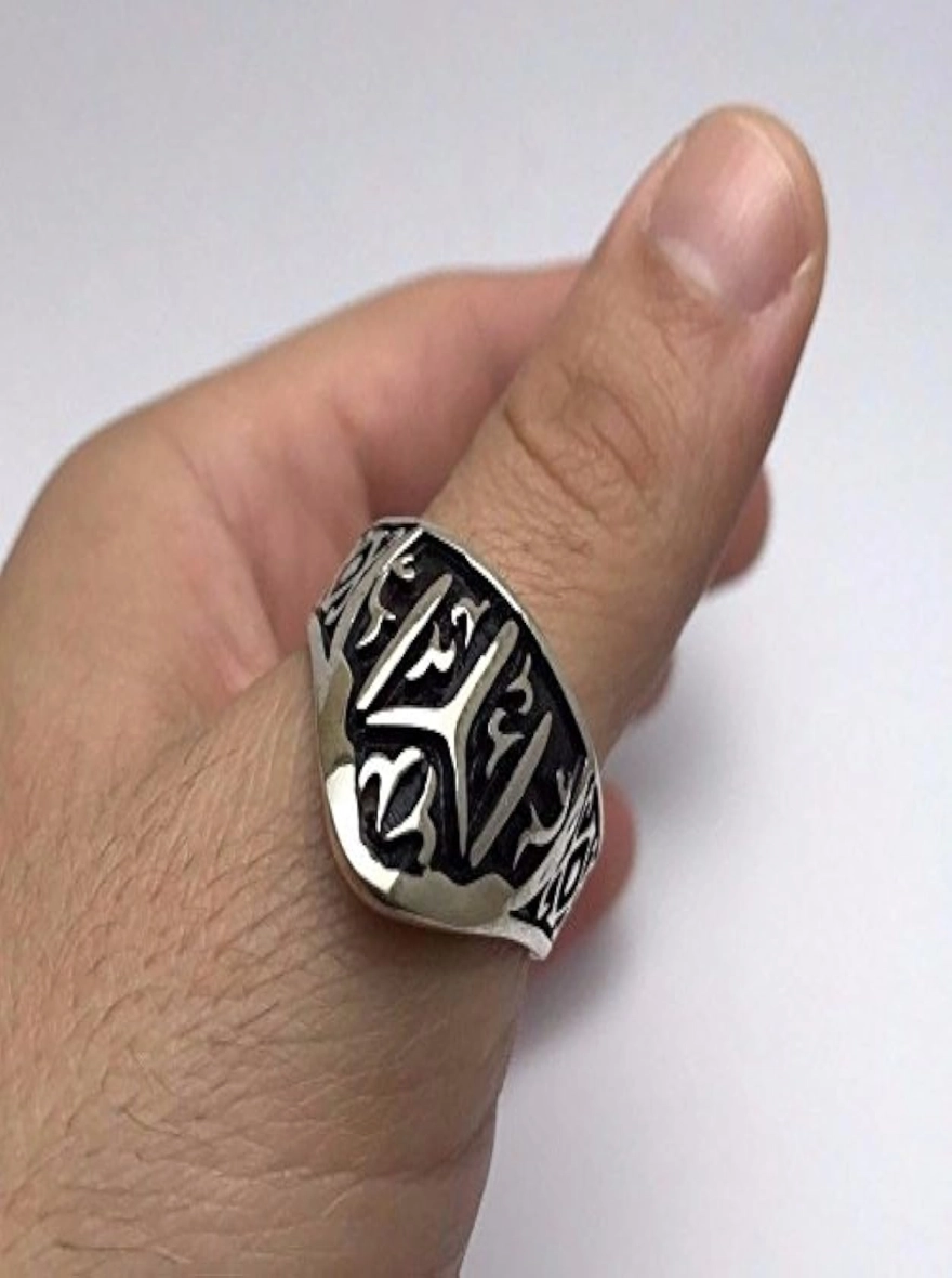 Vintage Silver Three-Point Star Signet Ring