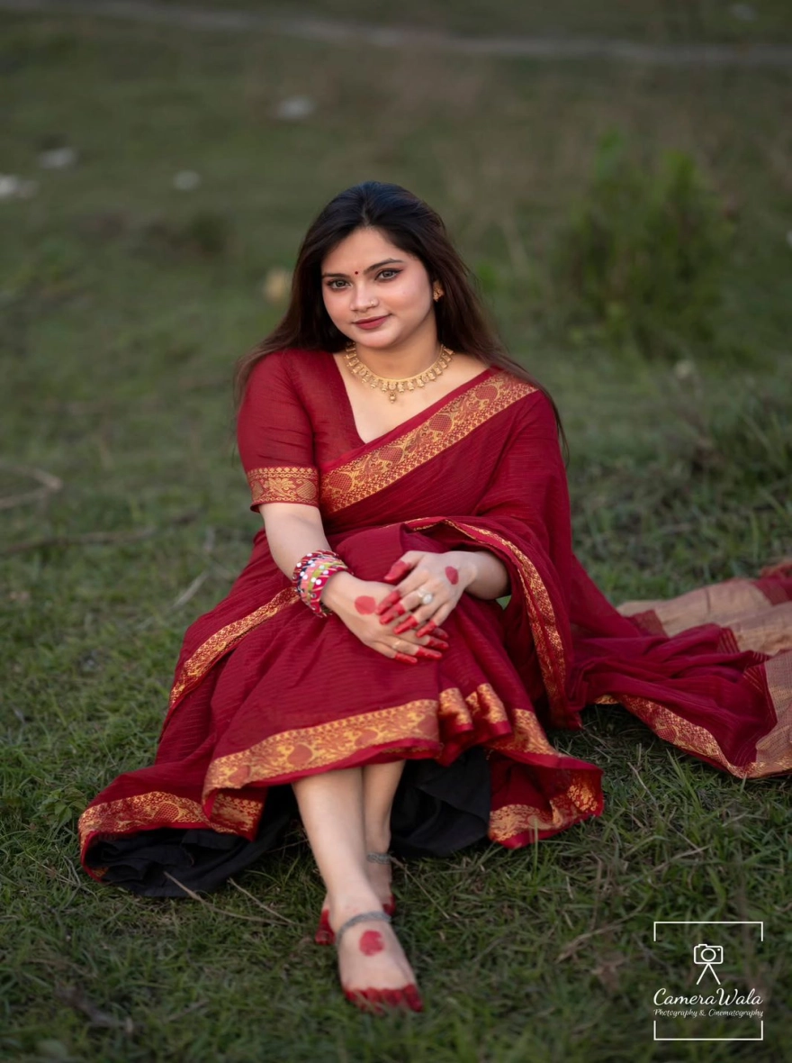 Women's Exclusive Fashionable Trendy Tangail HalfSilk Nakshi Pair Saree - Maroon