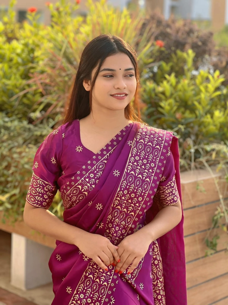 Women's Exclusive Designer Screen Print Japani Silk Saree - Elegant Magenta & Gold