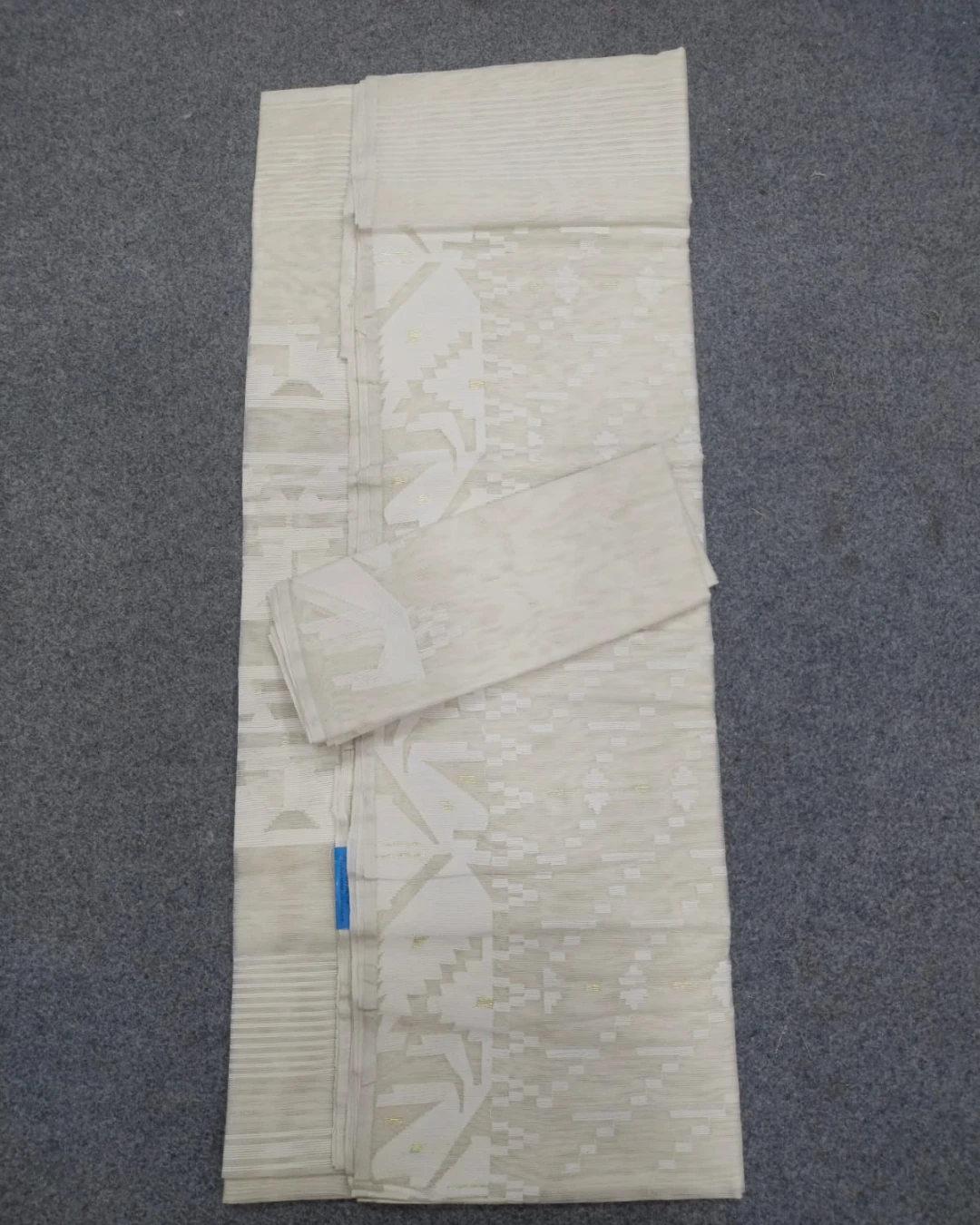 Off-White and Cream Floral Motif Handloom Ransom Silk Jamdani Saree