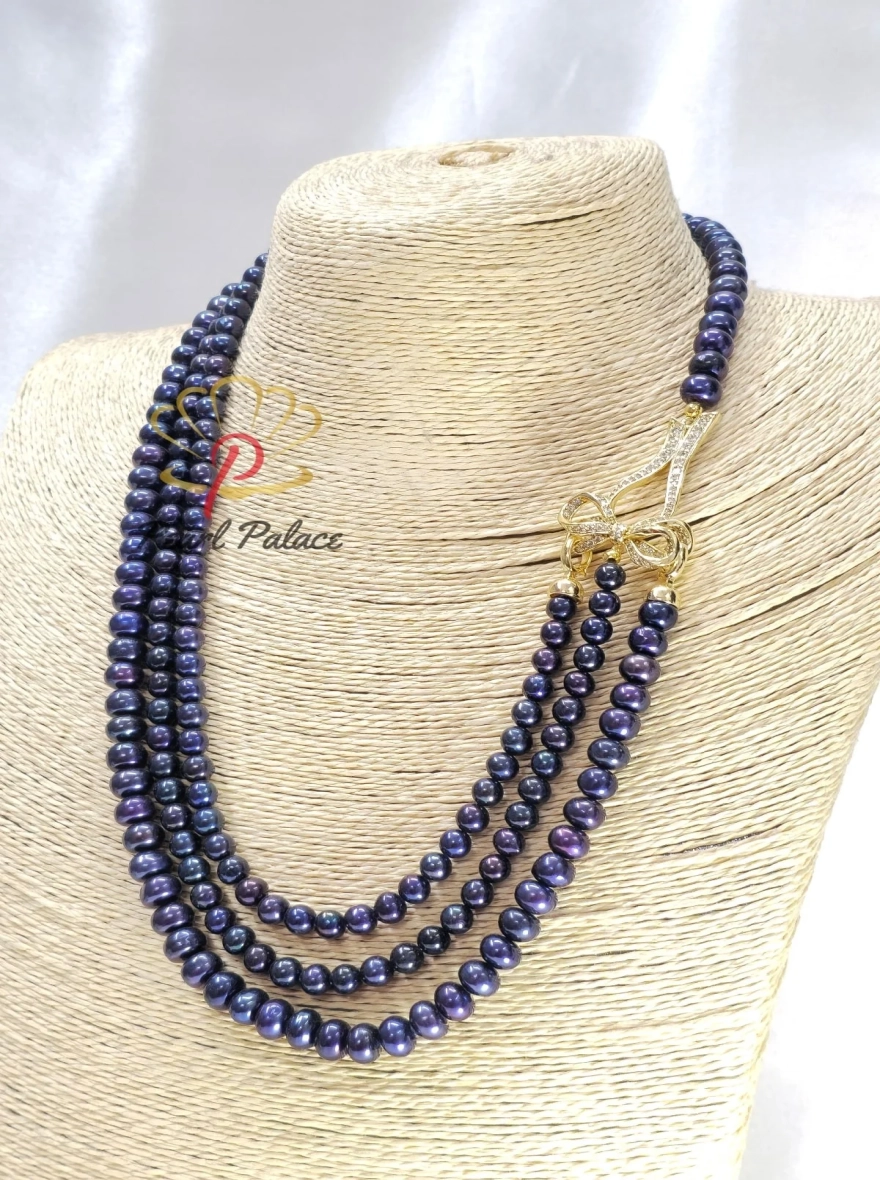 Midnight Elegance – Triple Layer Black Freshwater Pearl Necklace