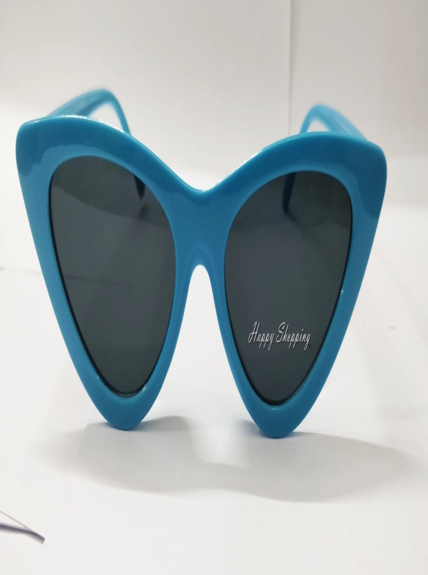 Retro Chic Cat-Eye Sunglasses – Vintage Inspired Fashion Eyewear