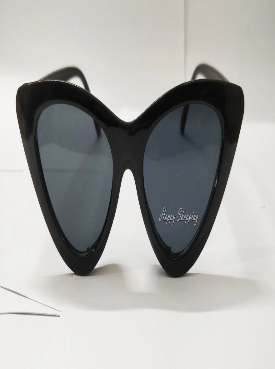 Retro Chic Cat-Eye Sunglasses – Vintage Inspired Fashion Eyewear