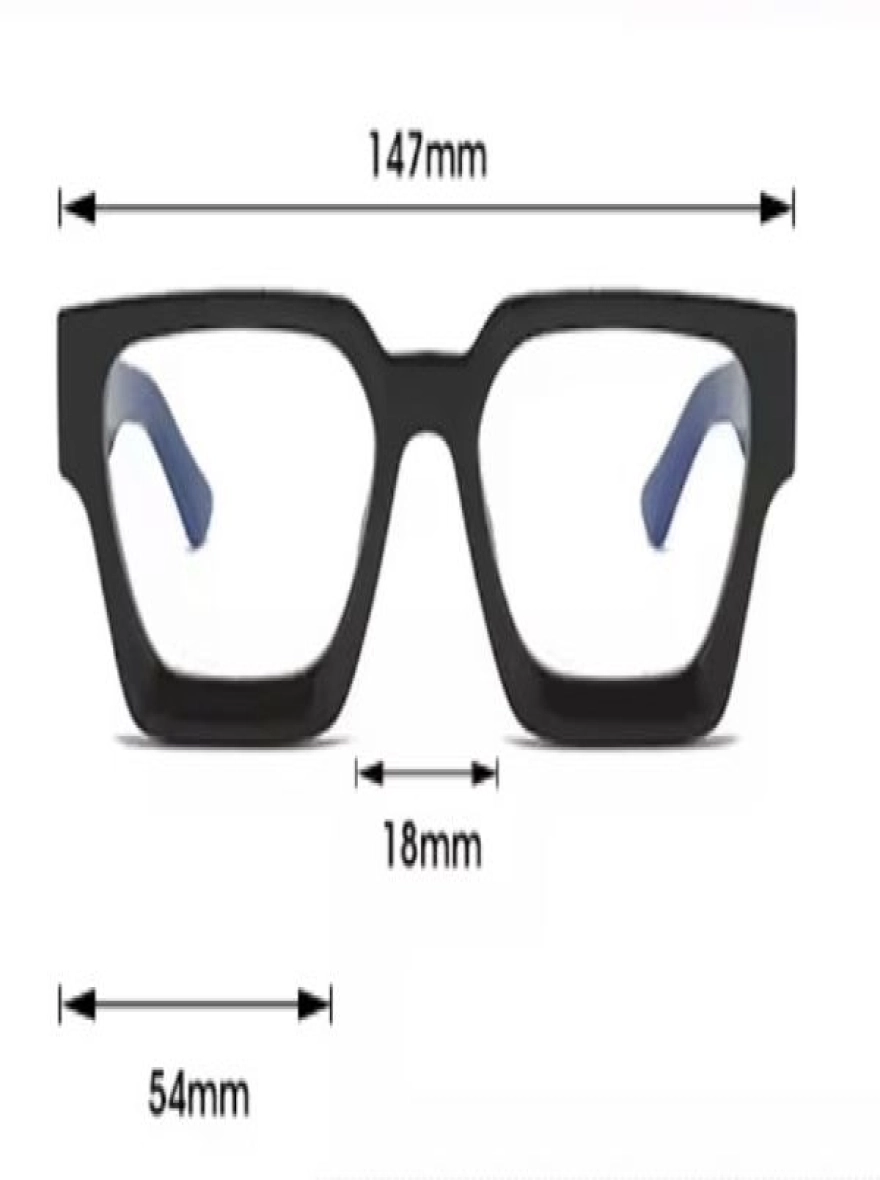 Stylish fat black frame eyeglass