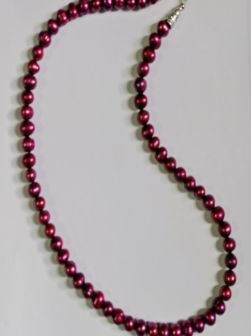 One Layer meroon pearl necklace