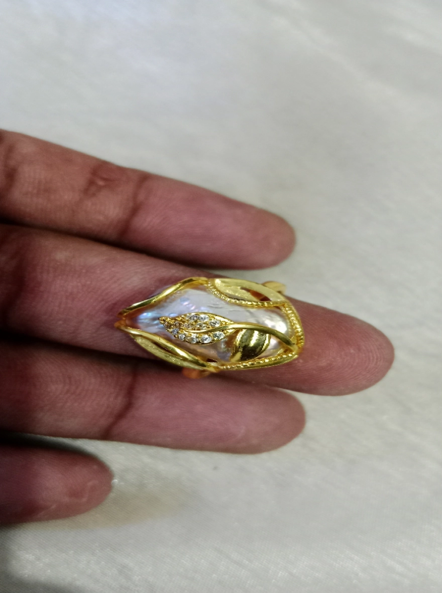 Mother Pearl Adjustable Finger Ring