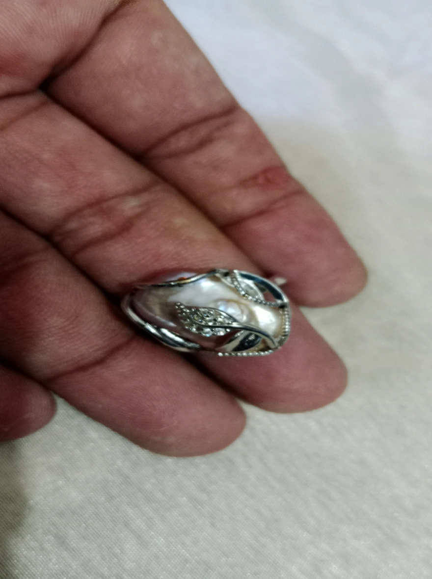 Mother Pearl Adjustable Finger Ring