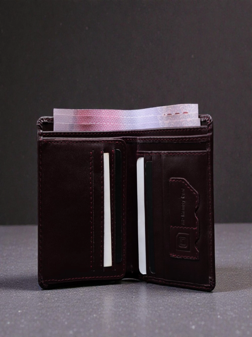 Zays Handcrafted Premium Oil Pull Up Leather Bifold Wallet