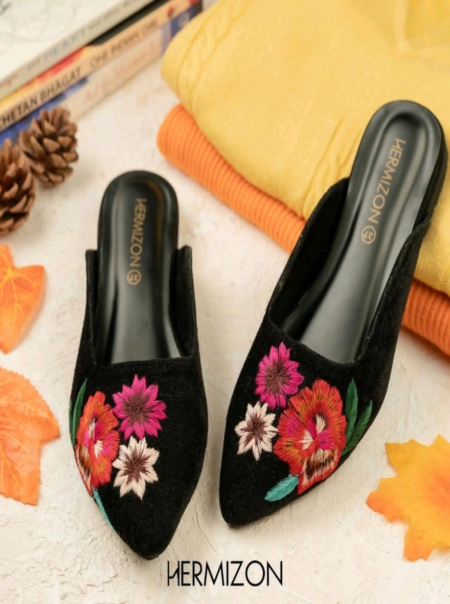 Velora Floral Embroidered Pointed-Toe Half Shoes