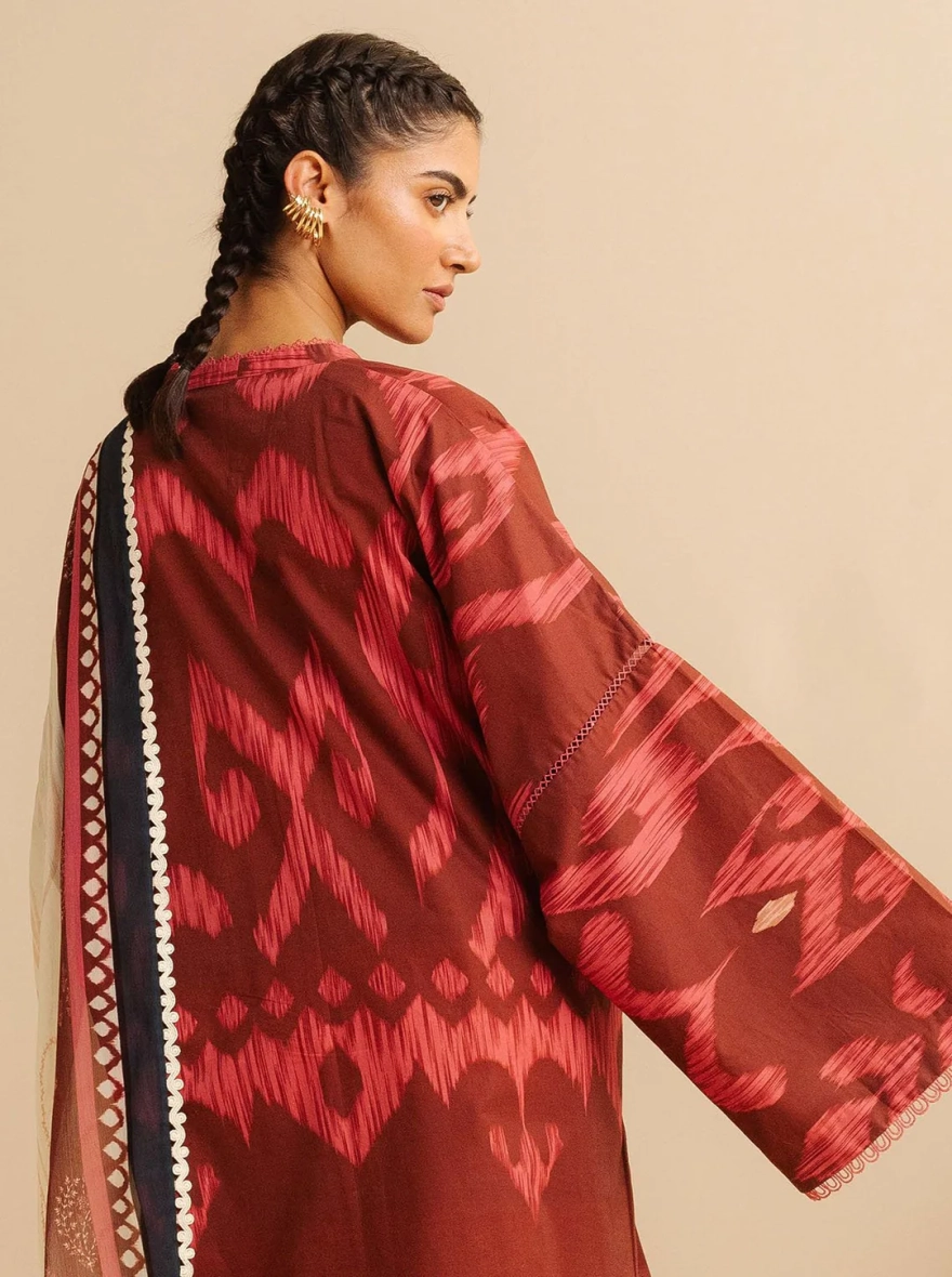 Zara Coco Print – Peach Floral Unstitched 3 Piece Suit