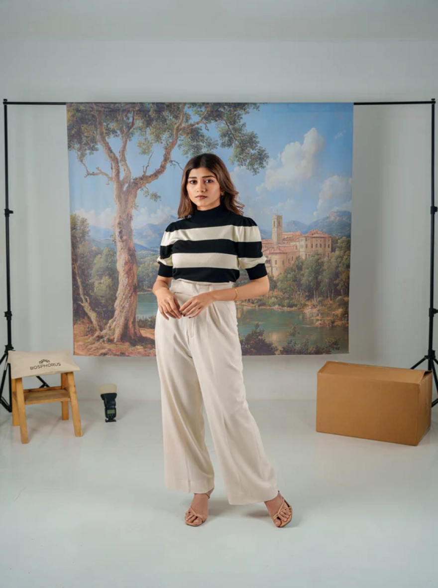 Puffed Sleeve Knit Top