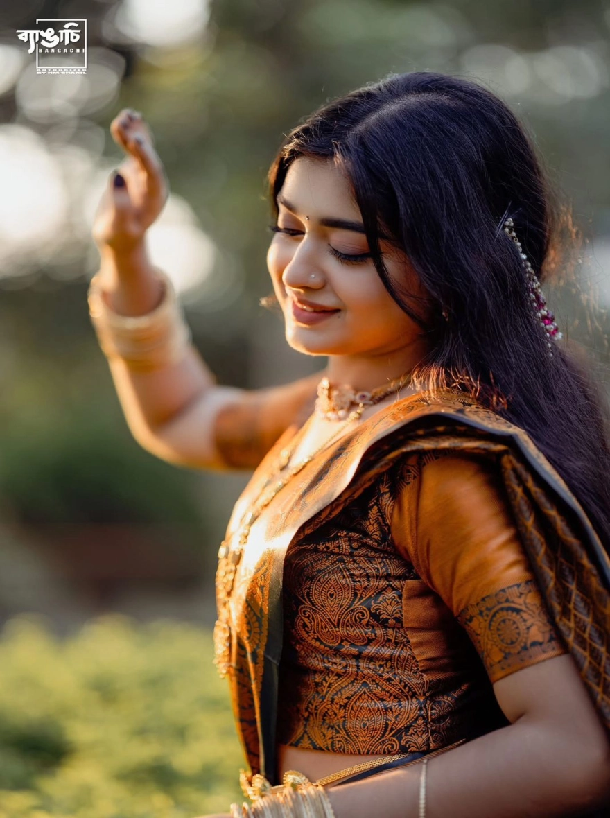 Women's Soft Silk Kanjivaram Katan Saree - Elegant Multi-Color Festive Wear