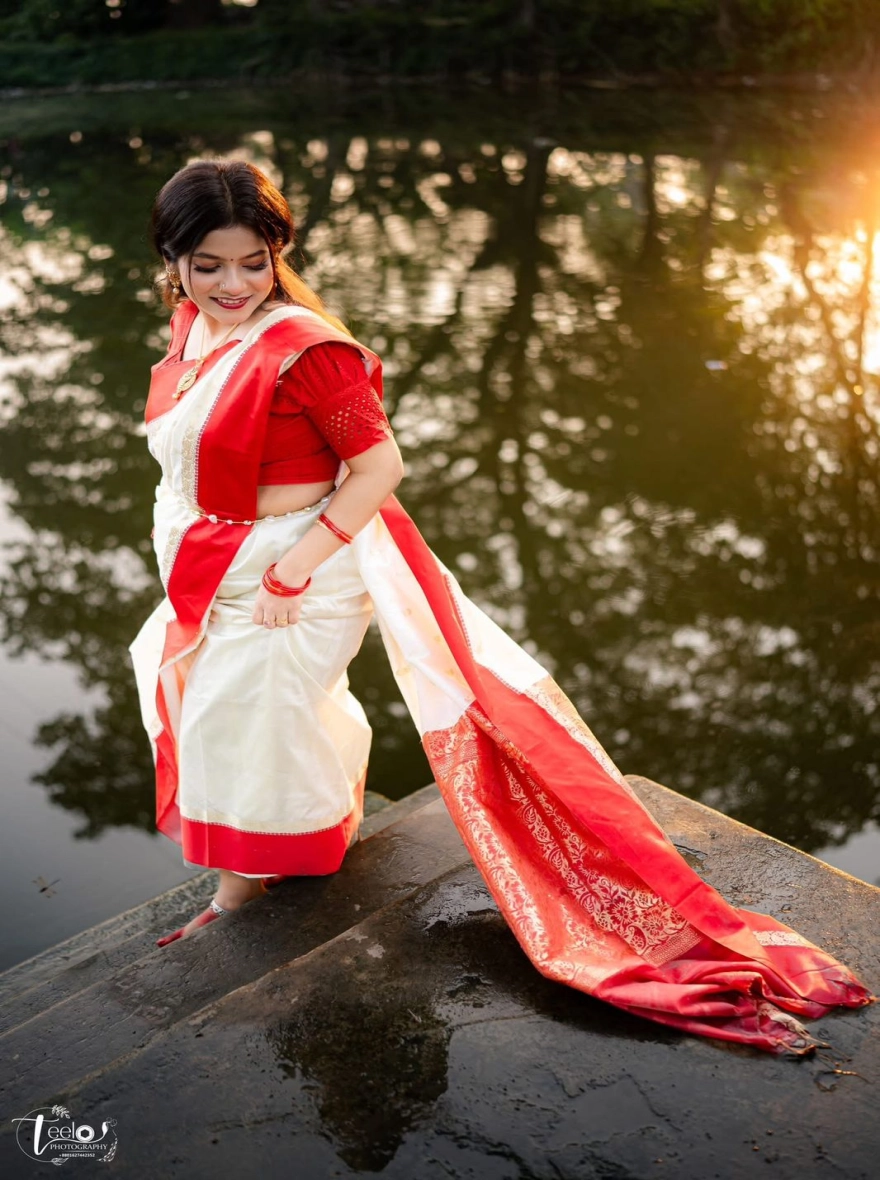 Women's Puja Special Katan Saree - Elegant Red & White Soft Silk