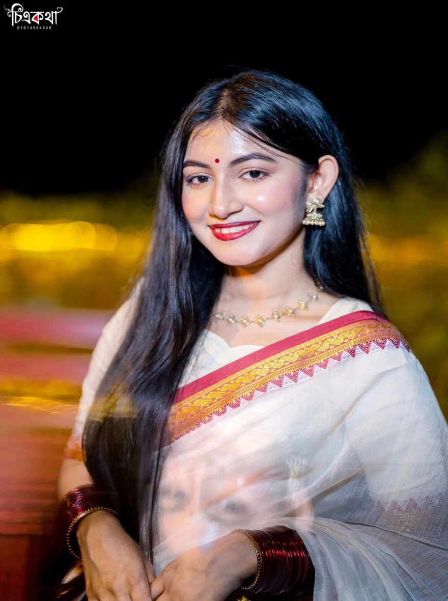 Women's Elegant Off White HalfSilk Nakshi Pair Saree - Festive Red & Gold Border