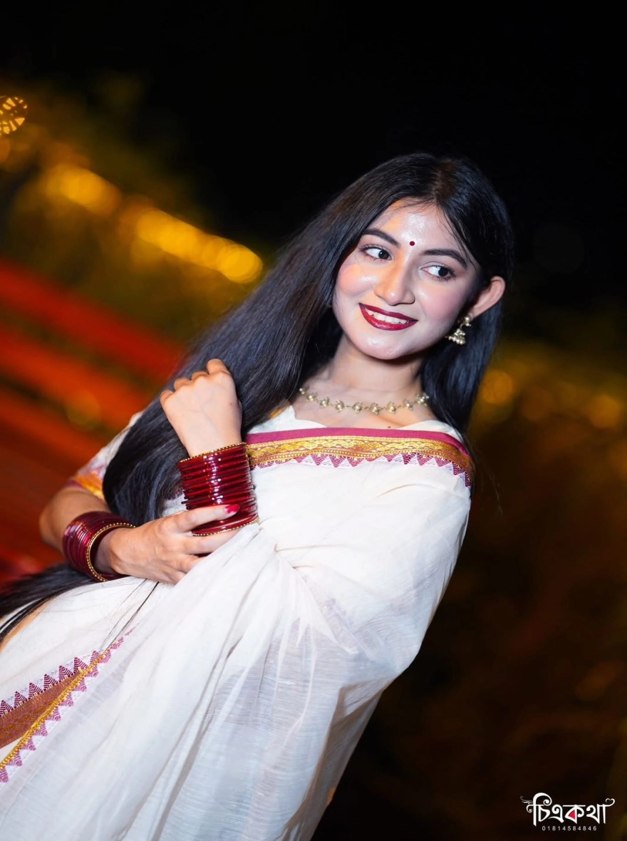 Women's Elegant Off White HalfSilk Nakshi Pair Saree - Festive Red & Gold Border