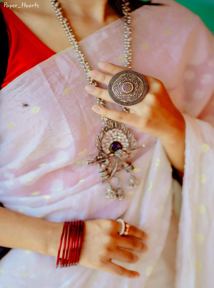 Women's HalfSilk Nakful Jamdani Saree - Elegant White Traditional Wear