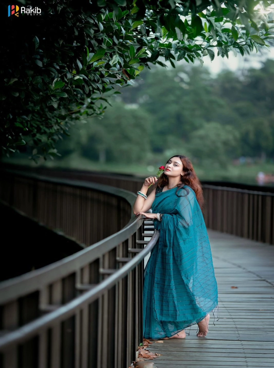 Women's Tangail Halfsilk Chumki Saree - Shimmering Sea Green Festive Wear