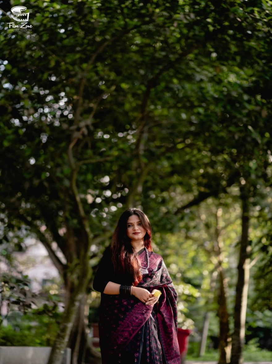 Women's Traditional Nakful Jamdani Saree - Festive Multi-Color Edition