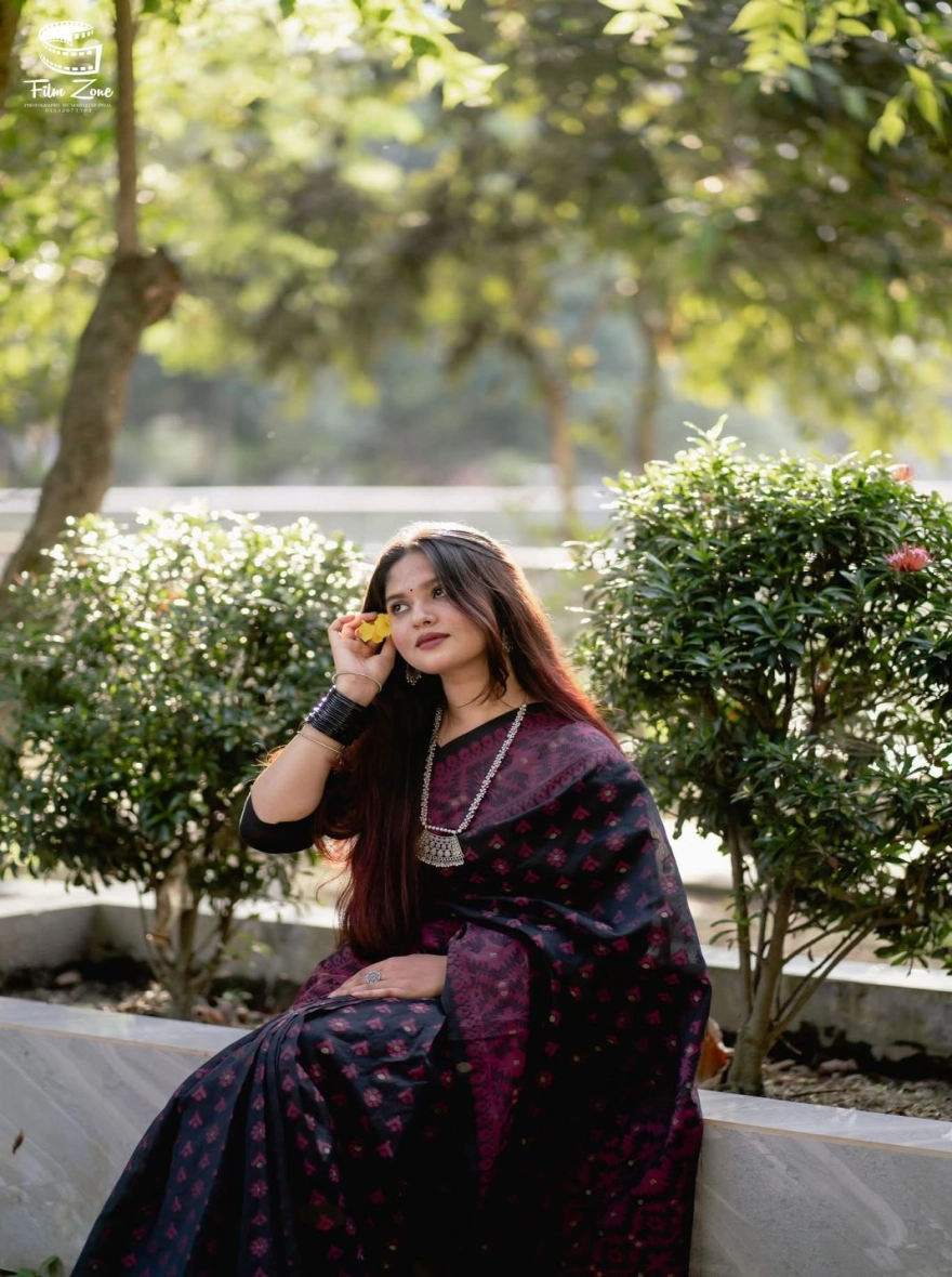 Women's Traditional Nakful Jamdani Saree - Festive Multi-Color Edition