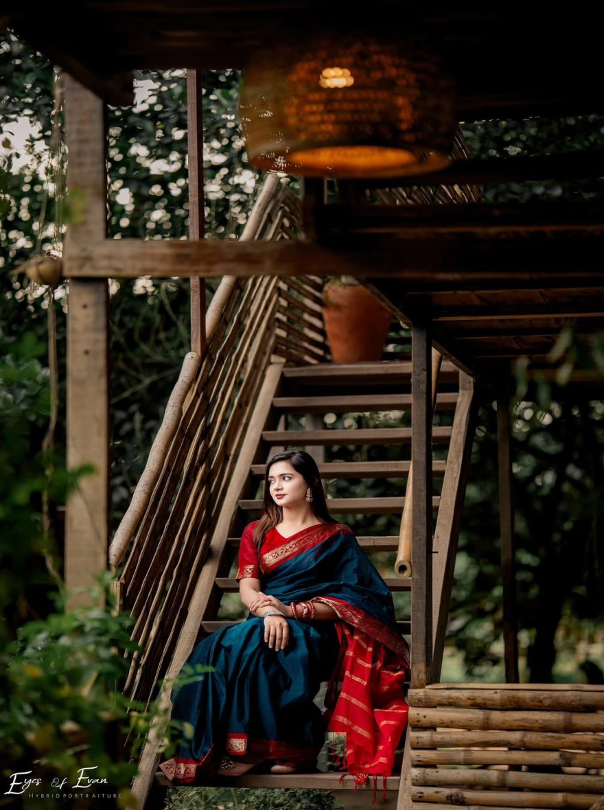 Women's Tangail Tat Madurai Maslaice Cotton Saree - Midnight Black & Copper Rose