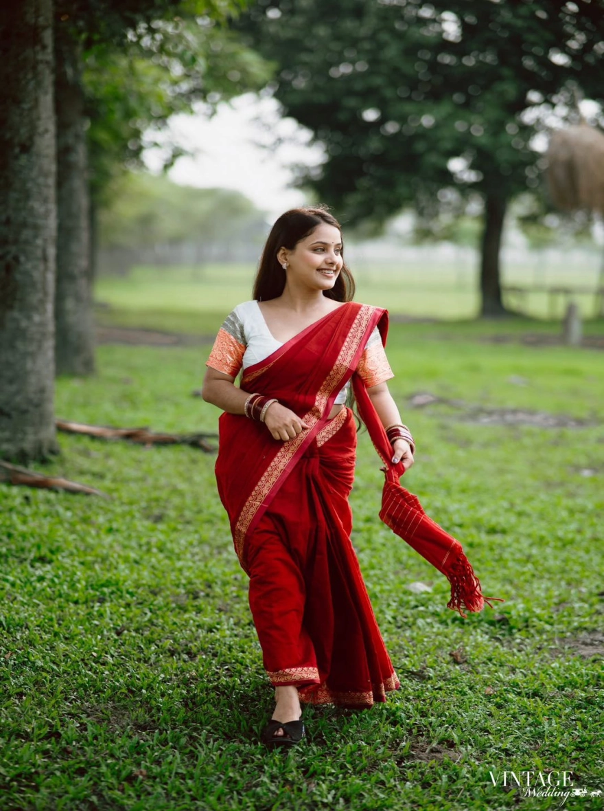 Women's Premium Quality Nakshi Pair Saree – Rich Maroon & Gold Traditional Edition