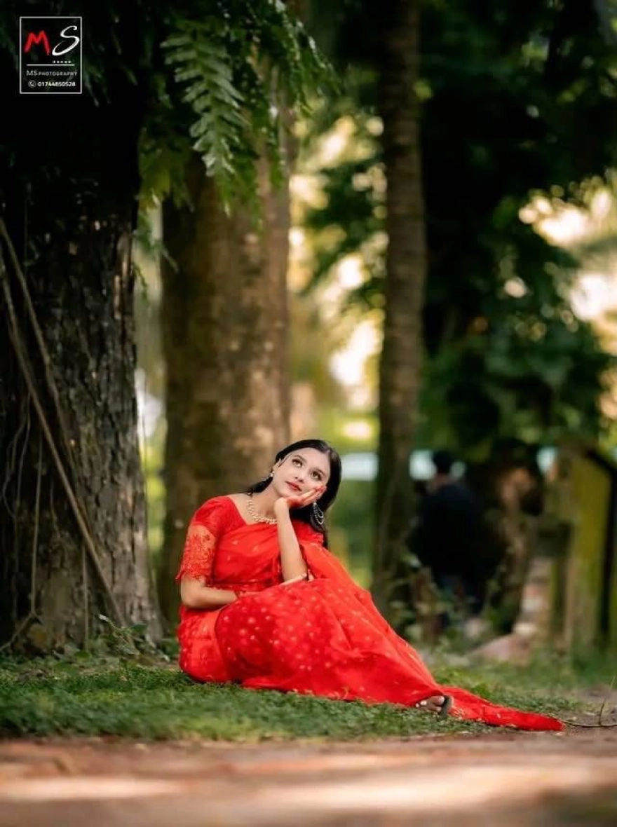 Women's Traditional Nakful Jamdani Saree – Vibrant Red & Gold Heritage Edition