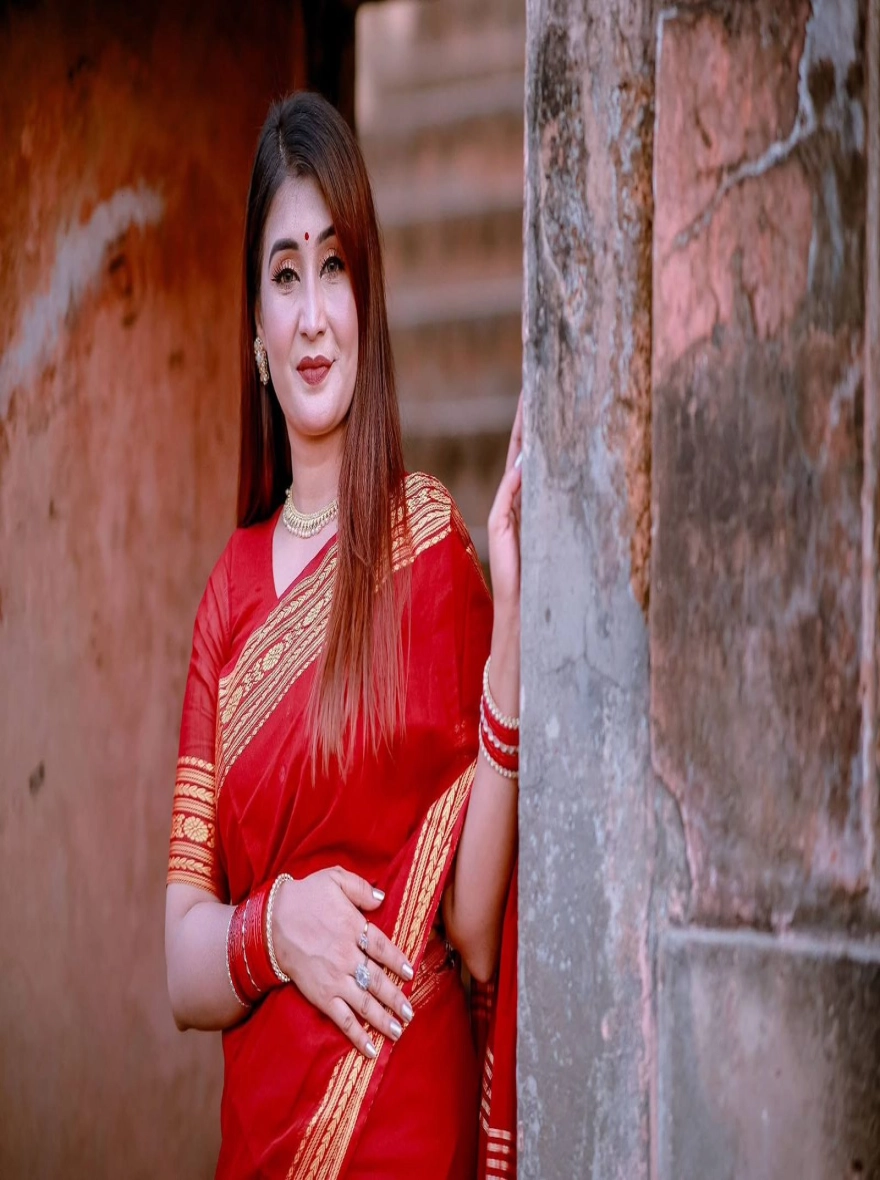 Women's Fashionable Tangail Tat HalfSilk Nakshi Pair Saree – Timeless Maroon & Gold