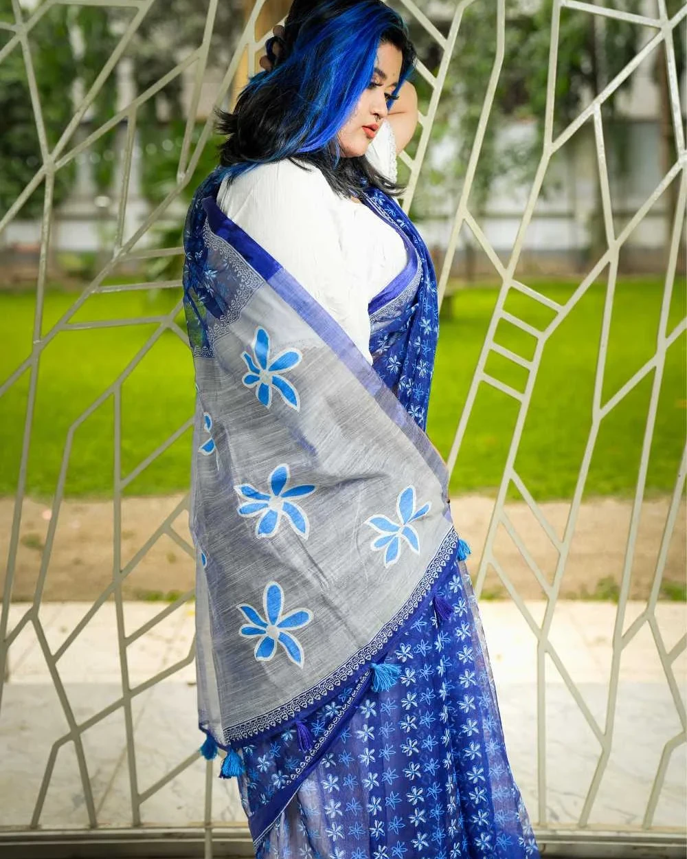 Blue Flower blossom Saree