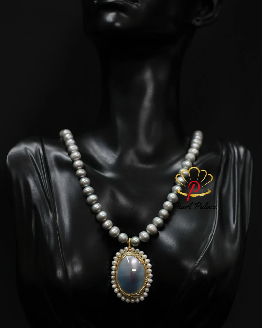 Silver Pearl Necklace with Silver Shell Pearl Pendant.
