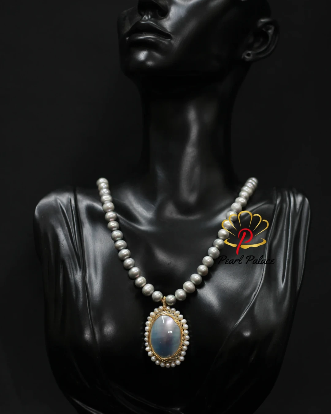 Silver Pearl Necklace with Silver Shell Pearl Pendant.