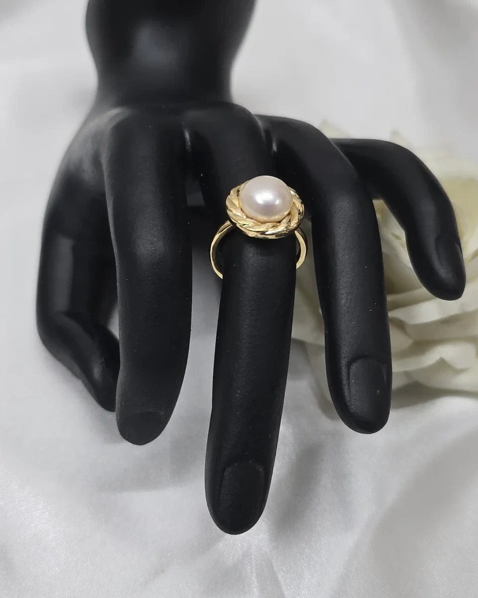 Luminous Bloom White pearl