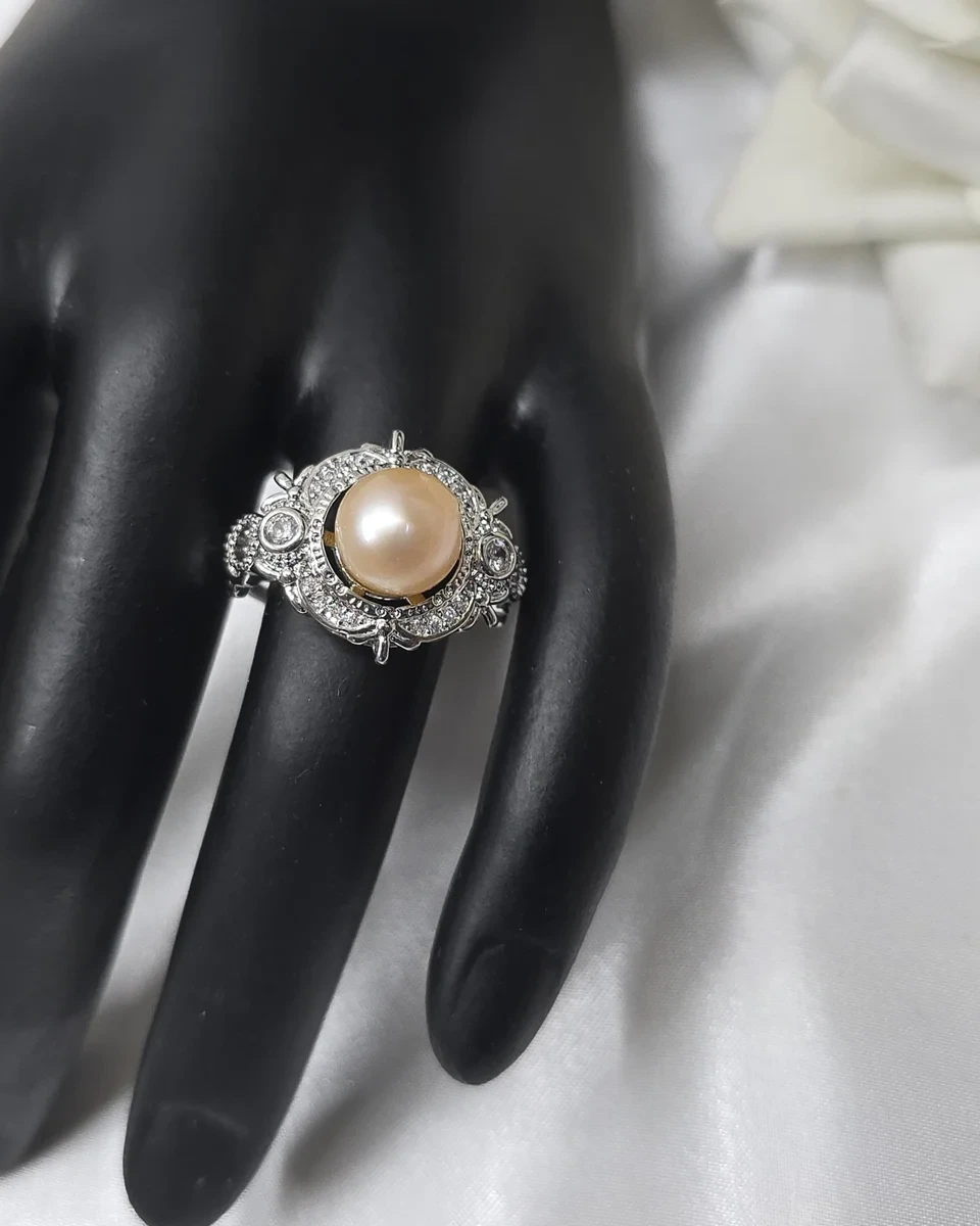 Enchanted Glow Pearl Ring