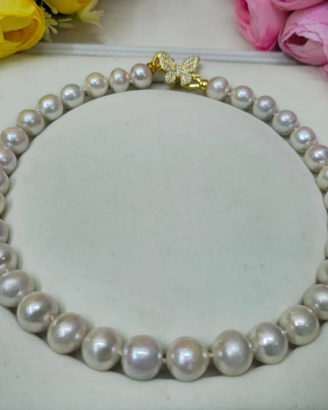 White South Sea Pearl Jewelry Set.