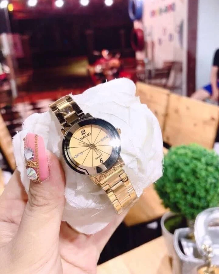 Halei Aura Gold Edition – Elegant Ladies’ Waterproof Timepiece