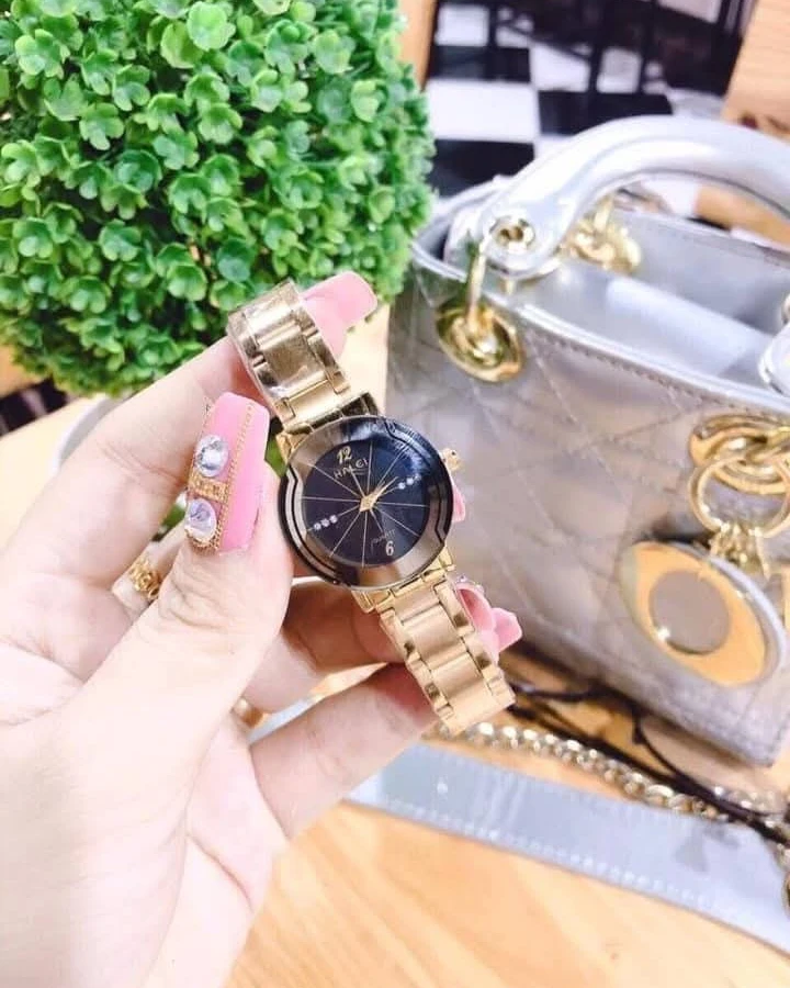Halei Aura Gold Edition – Elegant Ladies’ Waterproof Timepiece