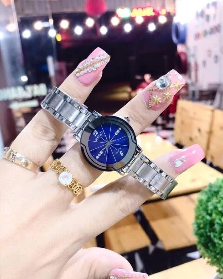 Halei Aura Gold Edition – Elegant Ladies’ Waterproof Timepiece