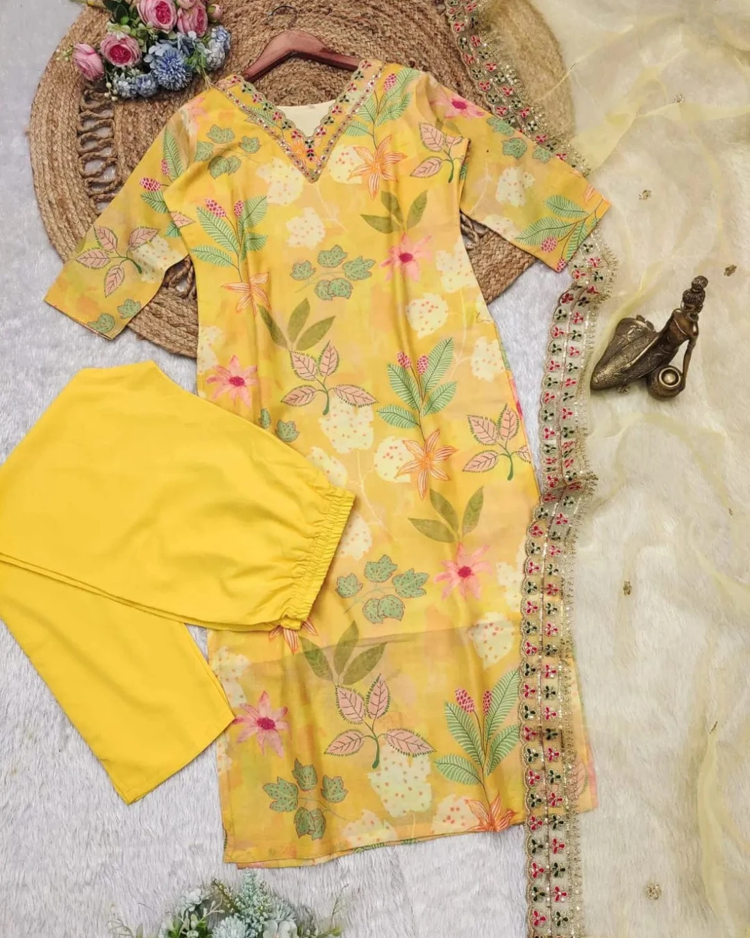 Sunshine Floral Masleen Silk 3-Piece Suite