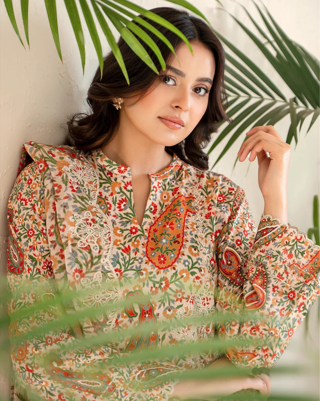 Pakistani Ziva Gull Jee Embroidered Unstitched 3 piece Lawn– Cream Hue