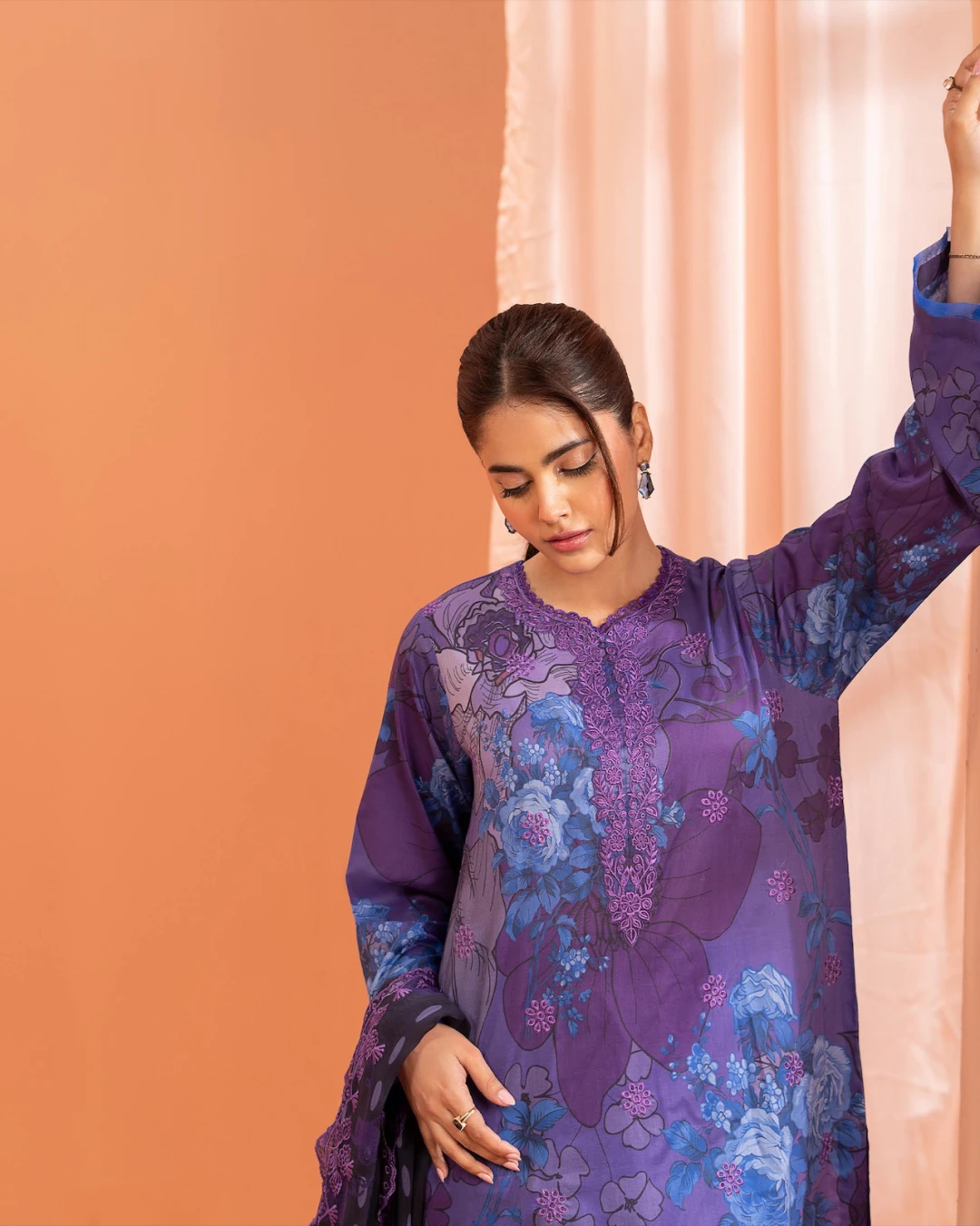 Pakistani Mishaal V3 Unstitched Three Piece Lawn - Violet Hue