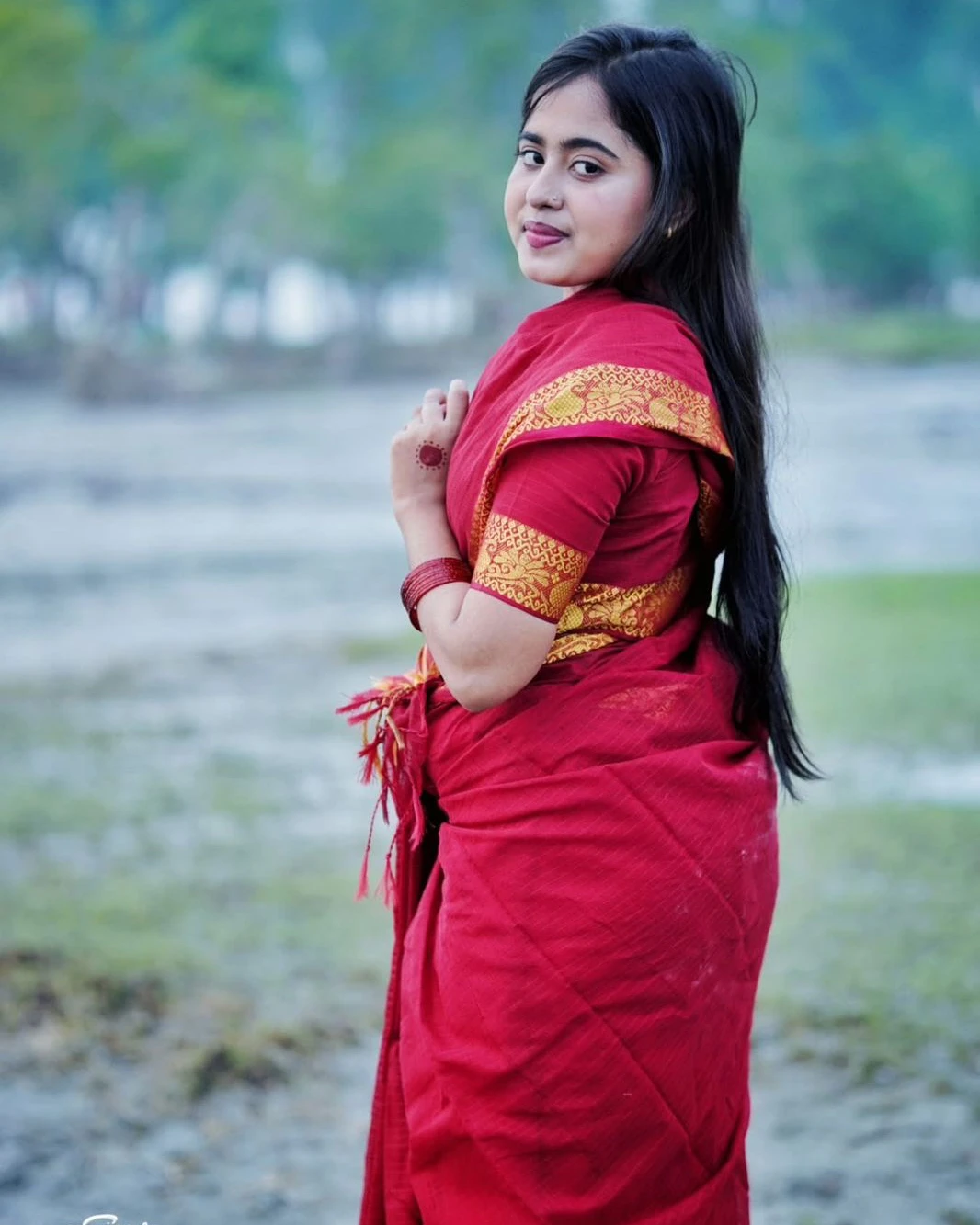 Elegant Maroon Half Silk Nakshi Paar Saree