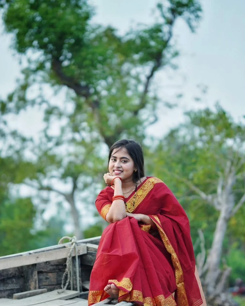 Elegant Maroon Half Silk Nakshi Paar Saree