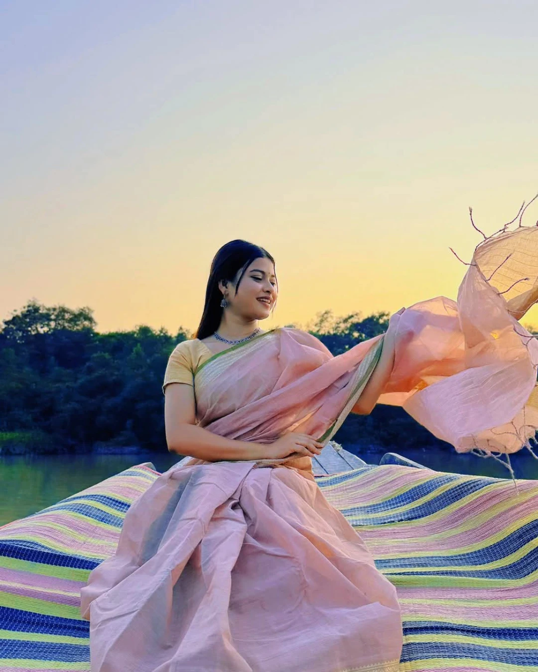 Trendy And Fashionable Pastel Pink Tangail Tat Half Silk Nakshi Paar Saree