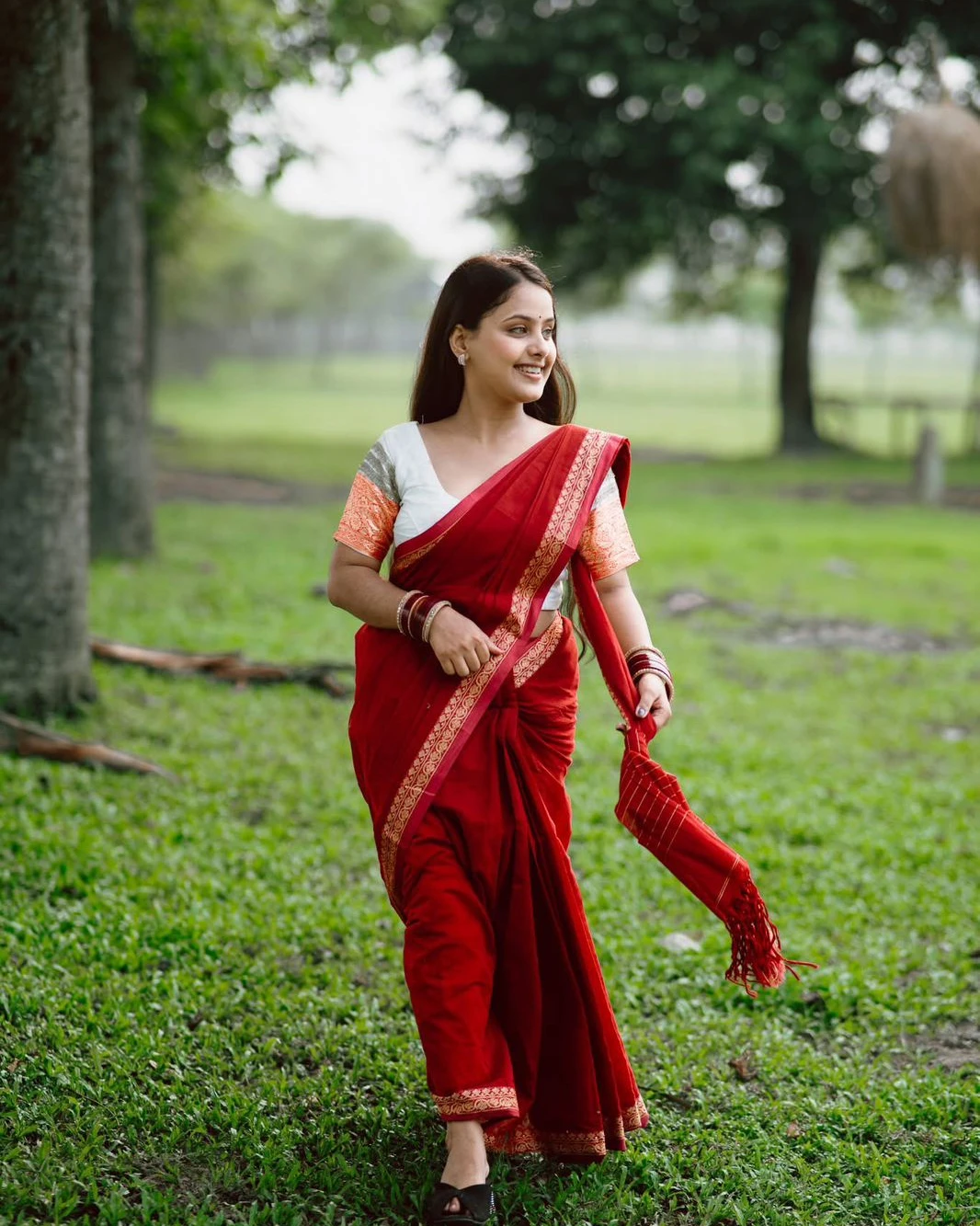 Premium Quality Maroon Half Silk Nakshi Paar Saree