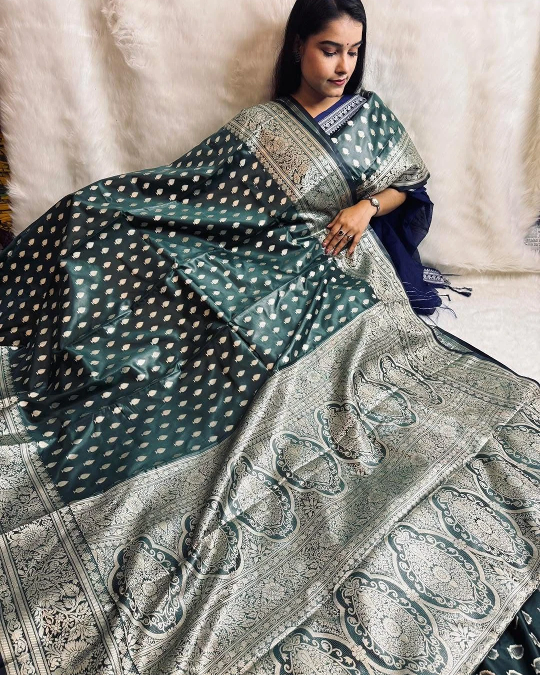 Women's Vairal Porimoni Katan Saree