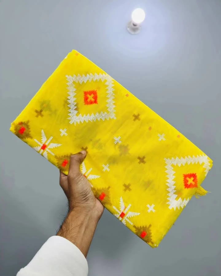 Exclusive Semi-Pure Cotton Handloom Jamdani Print Saree with Tassels