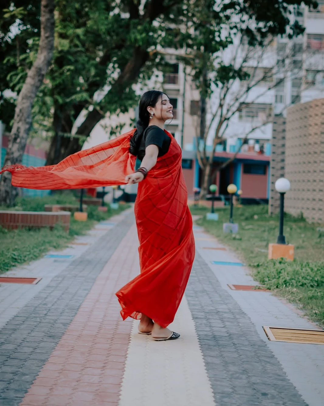 Women's Trendy Halfsilk Handloom Chumki Saree