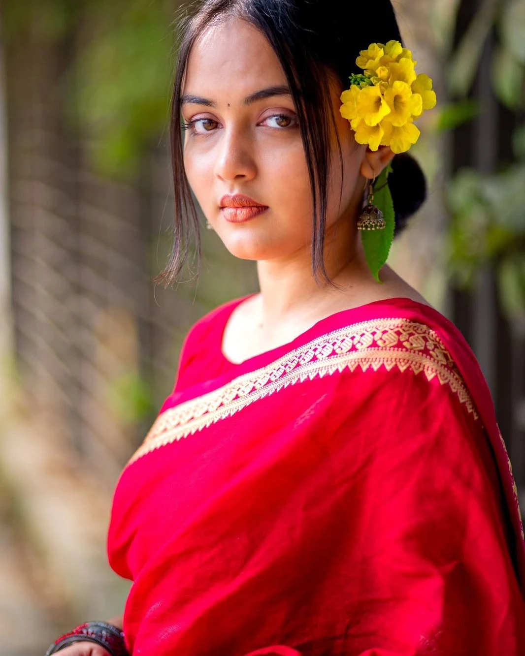 Exclusive Fashionable Trendy Tangail HalfSilk Nakshi Paar Saree